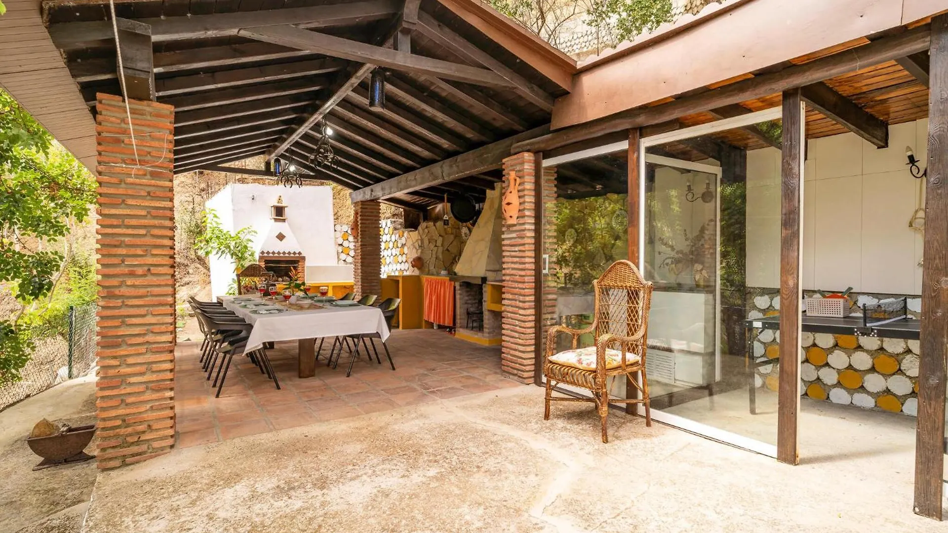 Stunning Home In Algatocin With Swimming Pool